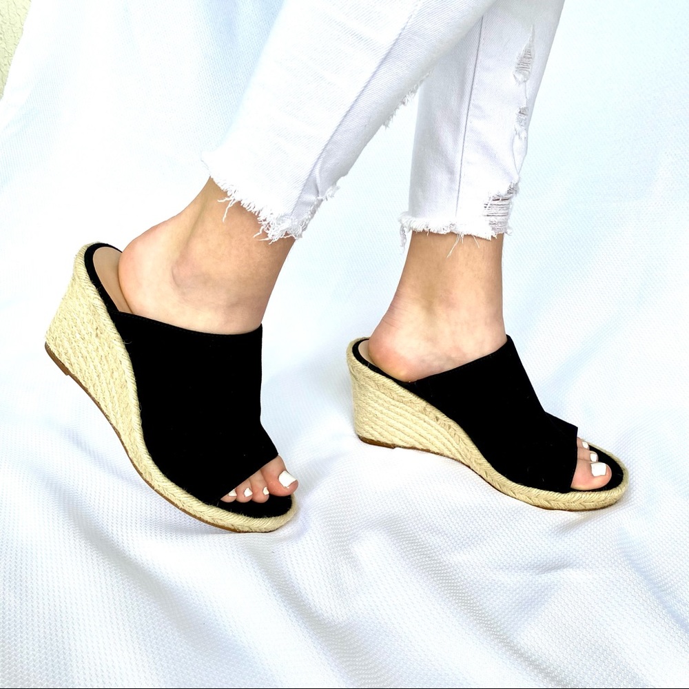 Stuart Weitzman Womens Marabella Suede Mule Wedge Sandals.Black, size 10.5, new